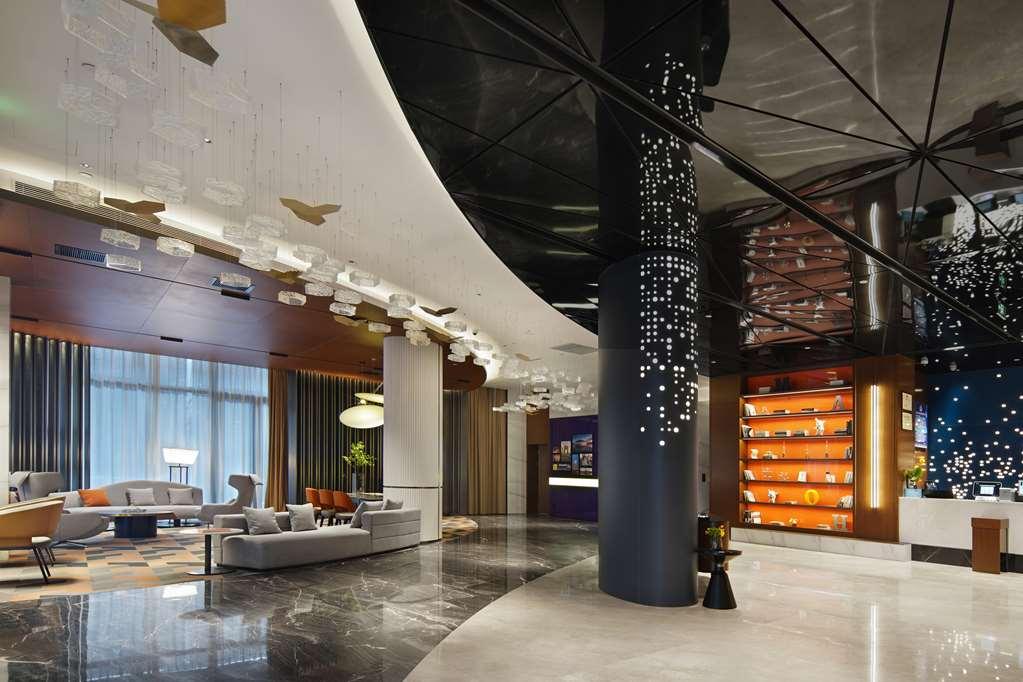 Hotel Hampton By Hilton South Railway Station 4*